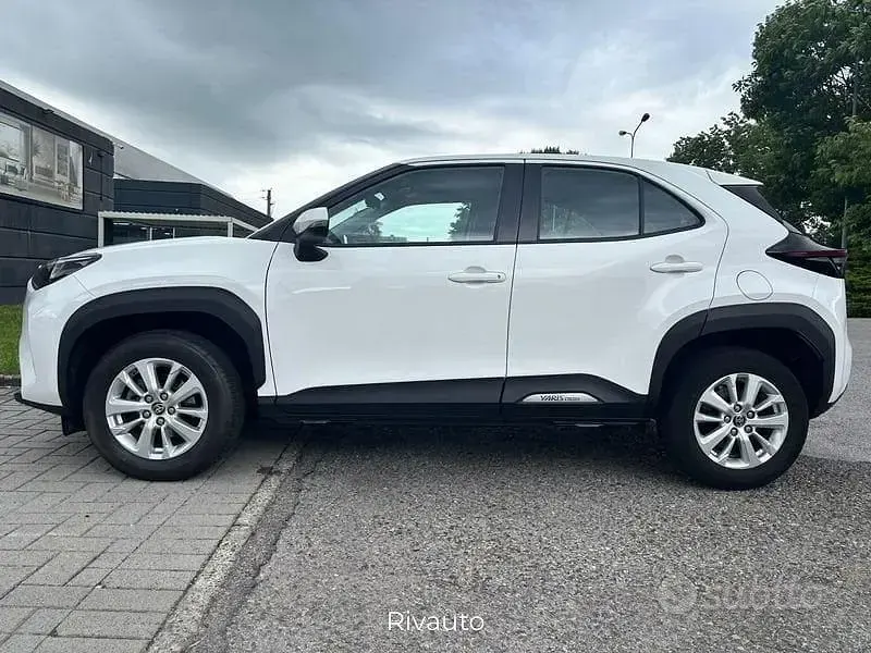 Usata Toyota Yaris Cross Active 116 CV (85 kW) 2022 Bianco SUV