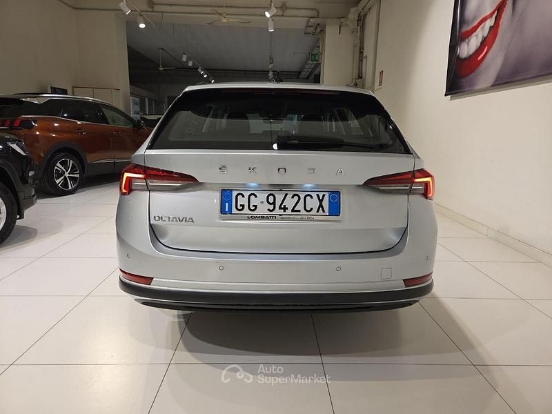 Usata Skoda Octavia Executive 116 CV (85 kW) 2021 Argento Station wagon