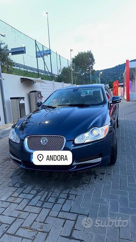 Usata Jaguar XF Luxury 240 CV (176 kW) 2011 Blu Berlina