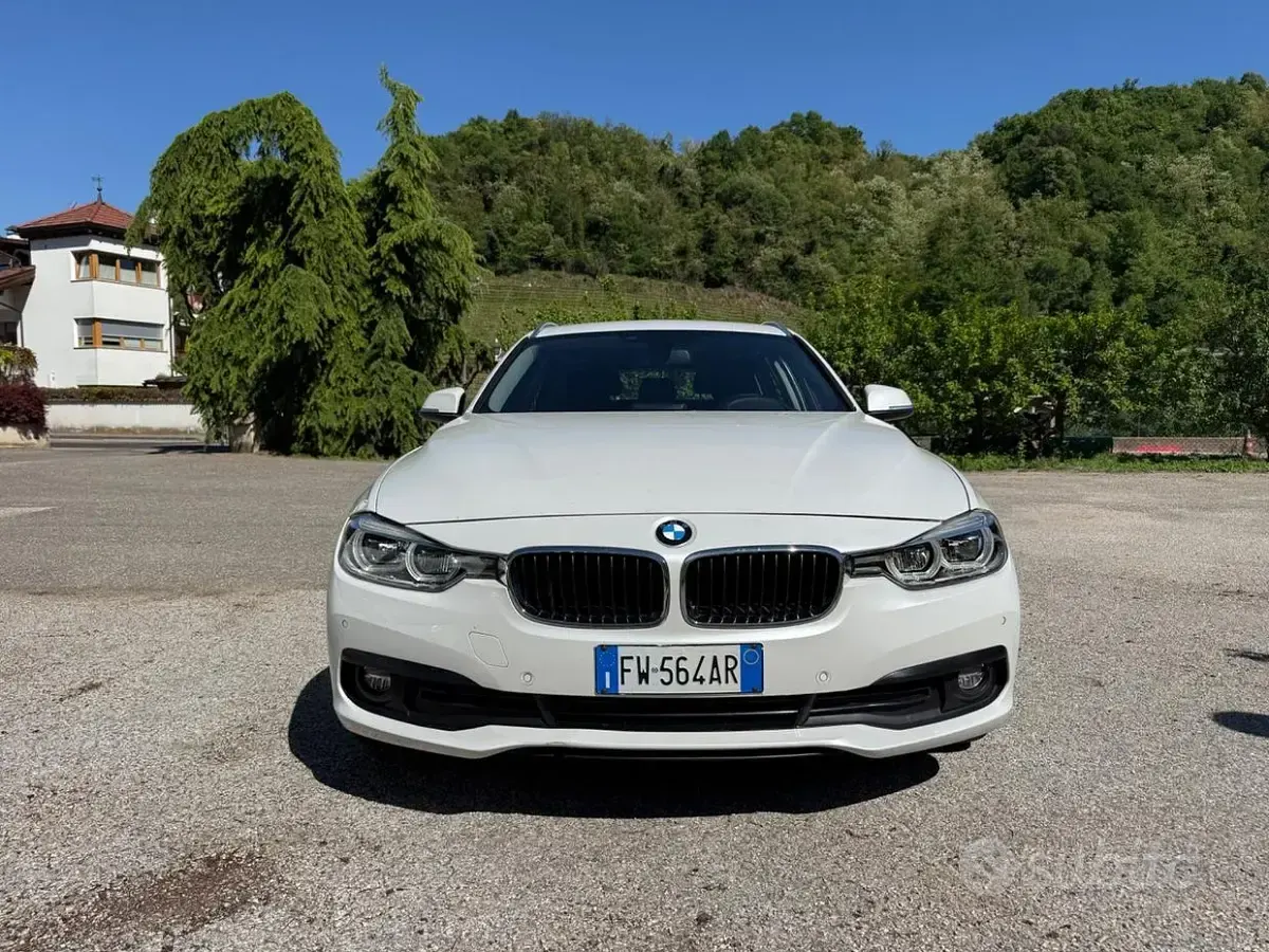 Begagnad BMW 318 Advantage 150 HK (110 kW) 2019 Vit Kombi