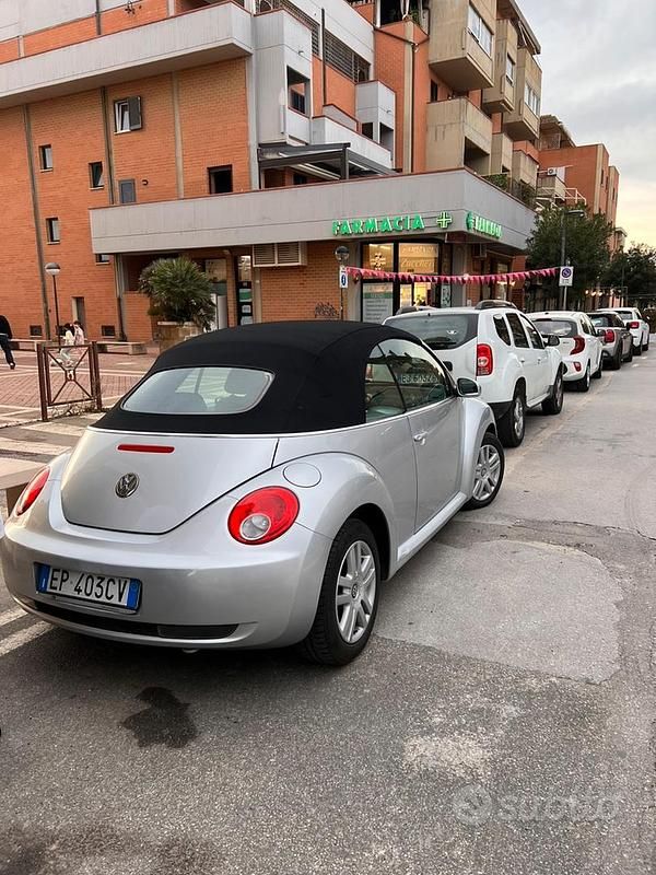 Grigio Usata 2005 VW Beetle Cabrio | 6500 € (Cara) - Immagine 1/4