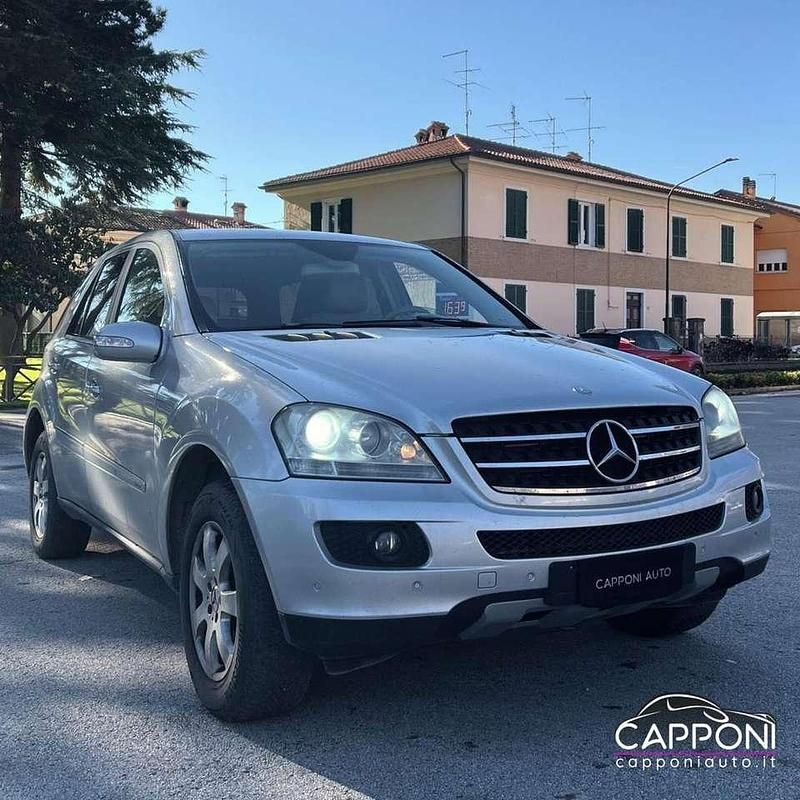 Usata Mercedes ML320 224 CV (164 kW) 2006 Argento SUV