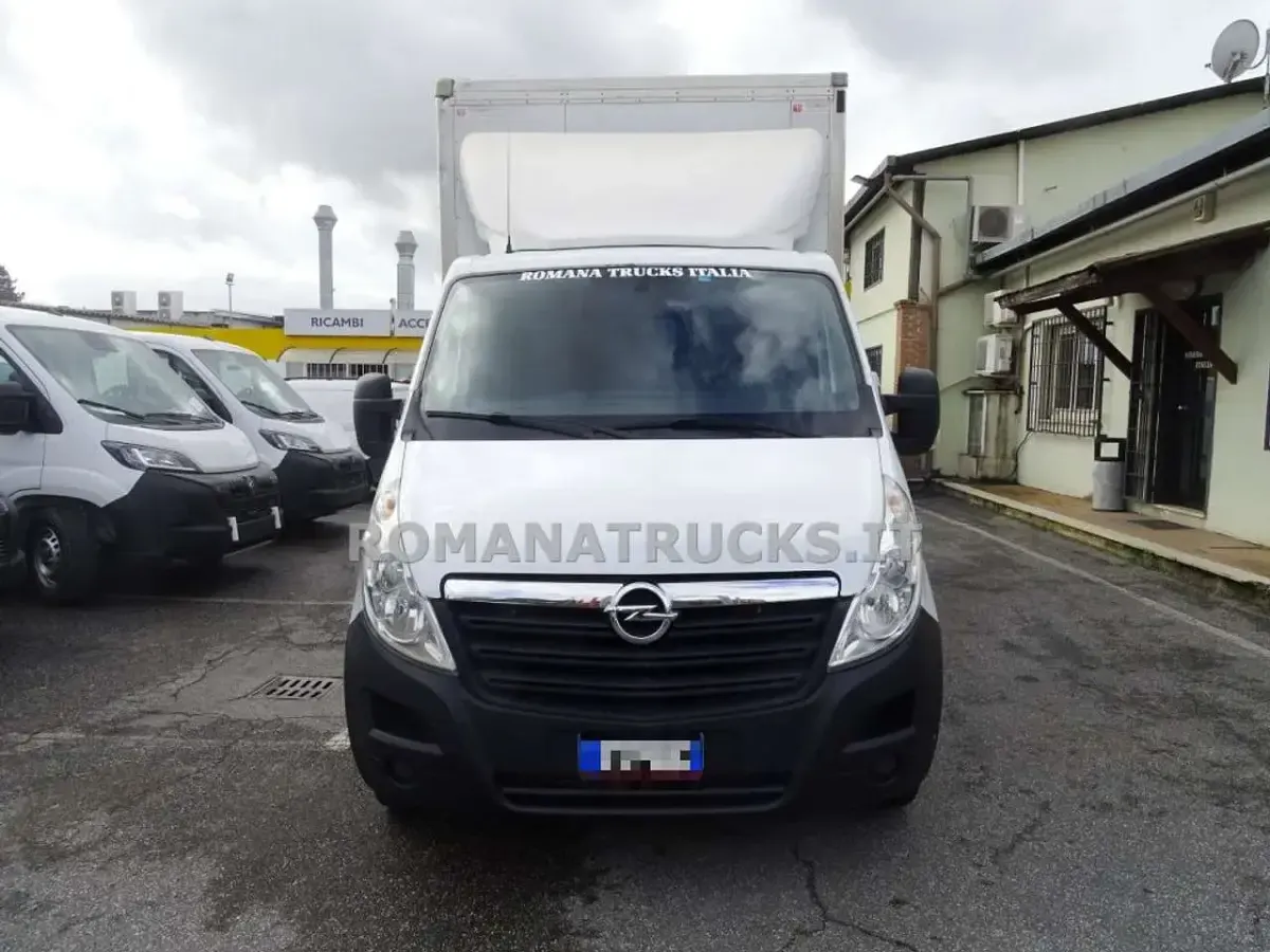 Usata Opel Movano 145 CV (106 kW) 2018 Bianco pastello Furgone
