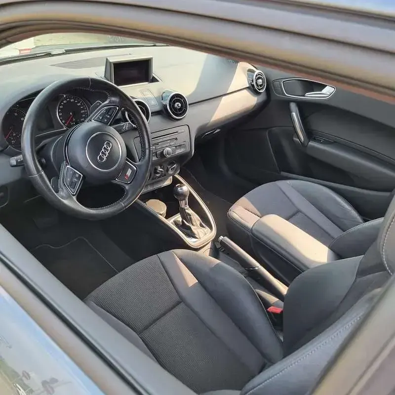 Usata Audi A1 Ambition 122 CV (89 kW) 2011 Grigio Utilitaria