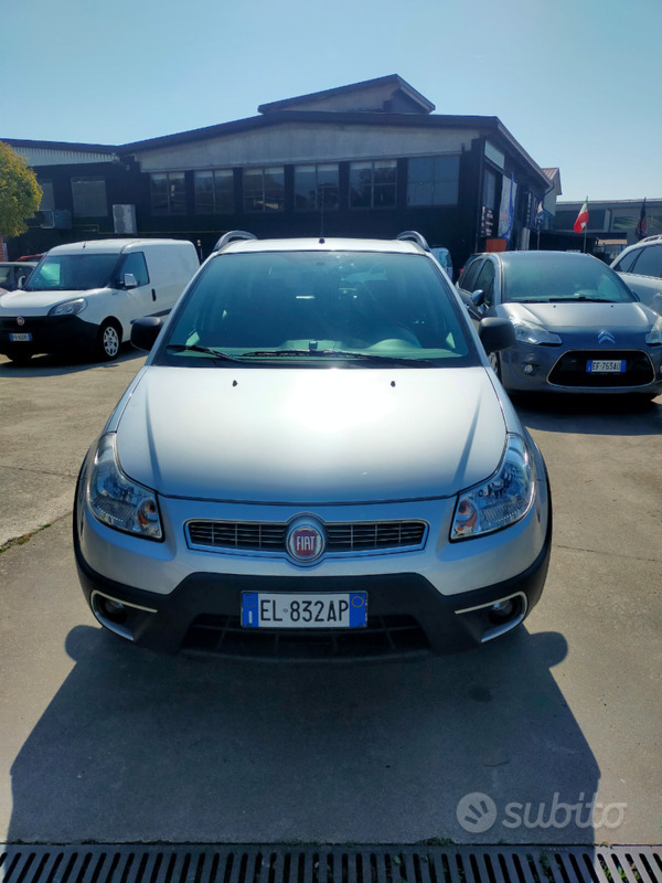 Usato 2015 Fiat Sedici 1.6 Benzin 120 CV (6.900 €)