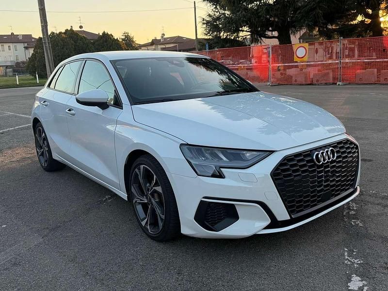 Bianco Usata 2021 Audi A3 Advanced Tre volumi | 21.990 € (Buon prezzo) - Immagine 1/4