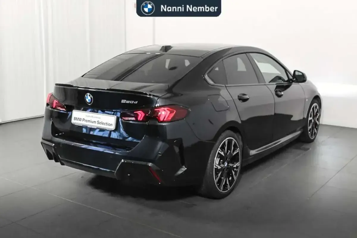 Usata BMW 220 M Sport 163 CV (119 kW) 2025 Black sapphire metallizzato Coupé