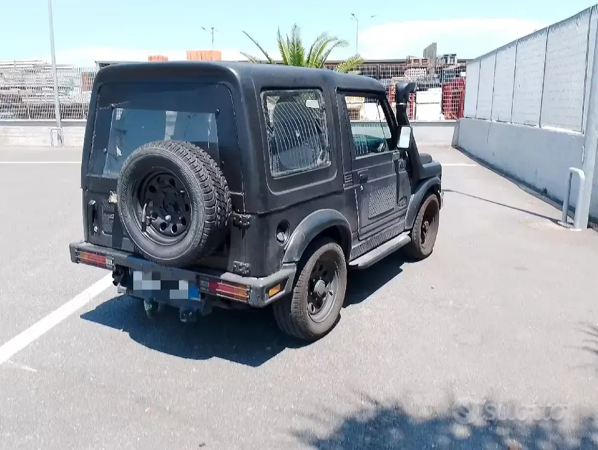 Usata Suzuki Samurai 69 CV (50 kW) 1997 Nero SUV
