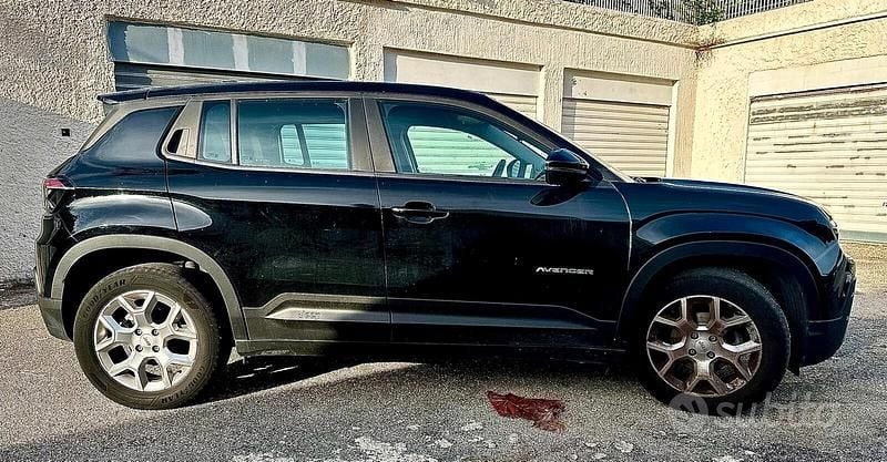 Usata Jeep Avenger Altitude 100 CV (73 kW) 2023 Grigio SUV