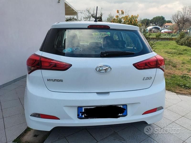Usata Hyundai i20 Classic 75 CV (55 kW) 2016 Bianco Utilitaria