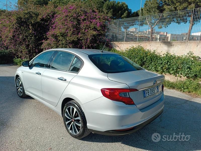 Usata Fiat Tipo 84 CV (61 kW) 2016 Grigio Berlina