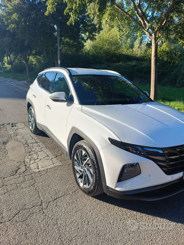 Bianco Usata 2021 Hyundai Tucson SUV | 18.000 € (Buon prezzo) - Immagine 1/4