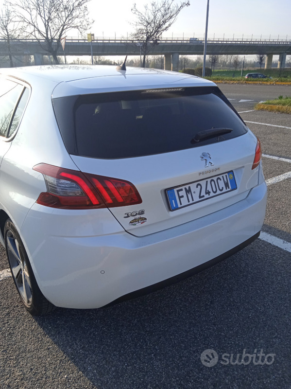 Usato 2017 Peugeot 308 1.6 Diesel 116 CV (9.000 €)