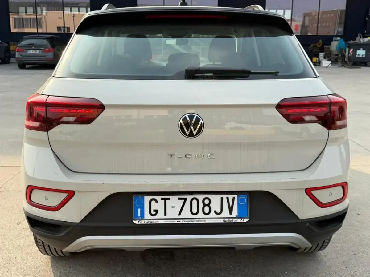 Usata VW T-Roc Life 110 CV (80 kW) 2024 Beige SUV