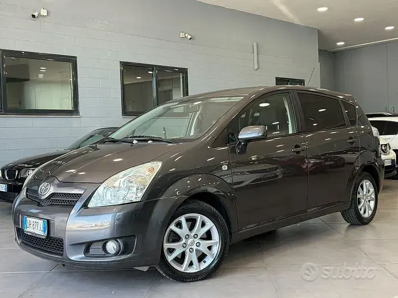Usata Toyota Corolla Verso Sol 129 CV (94 kW) 2008 Grigio Monovolume