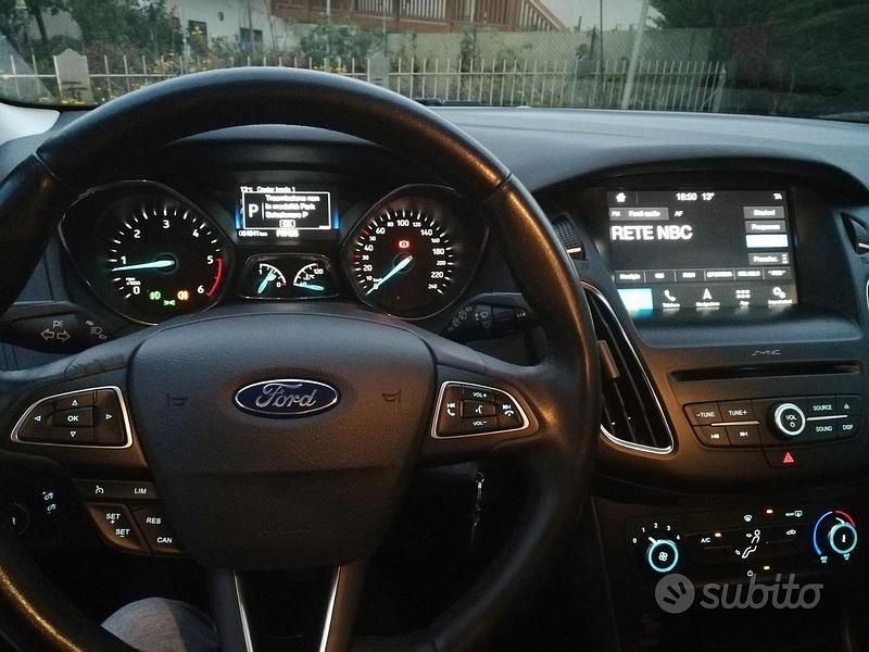 Usata Ford Focus Business Edition 120 CV (88 kW) 2018 Grigio Station wagon