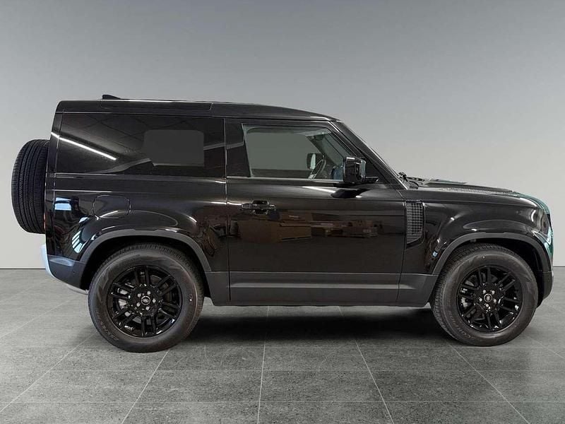 Usata Land Rover Defender S 200 CV (147 kW) 2025 Santorini black SUV