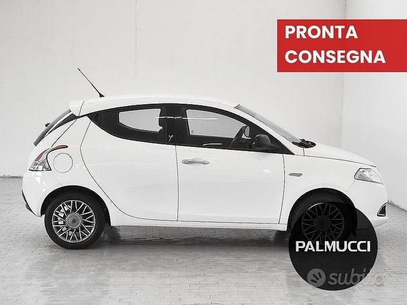 Usata Lancia Ypsilon Gold 69 CV (50 kW) 2013 Other Utilitaria