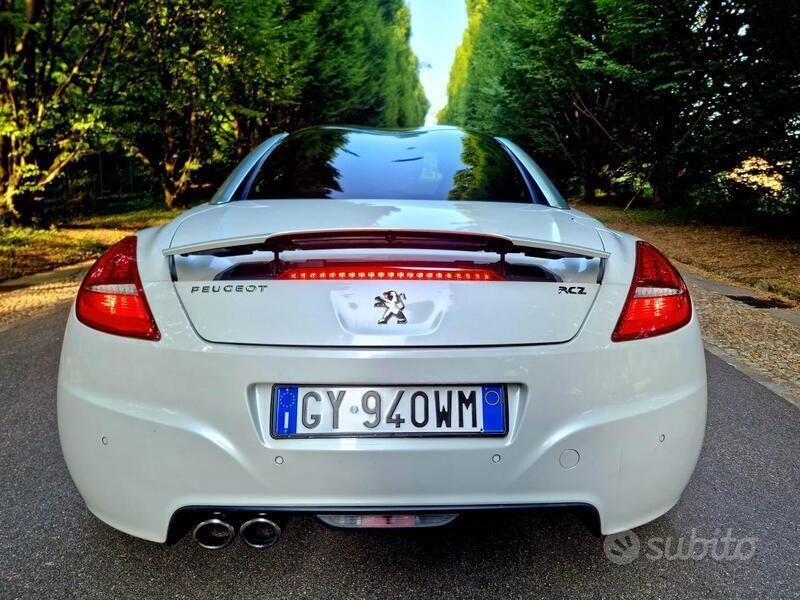 Bianco Usata 2011 Peugeot RCZ Comfort Coupé | 11.000 € (Cara) - Immagine 1/4