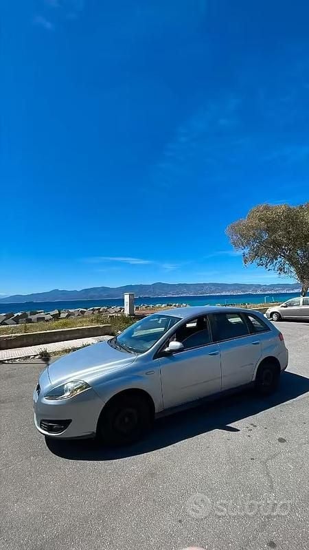 Usata Fiat Croma Active 120 CV (88 kW) 2010 Grigio Station wagon