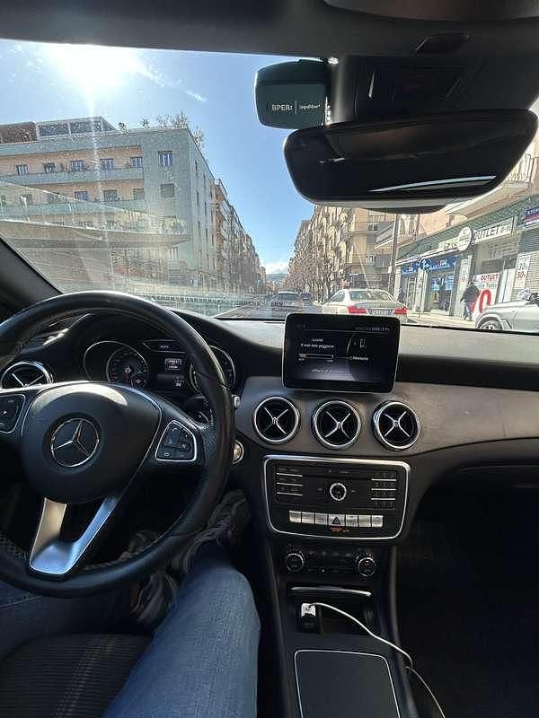 Usata Mercedes GLA200 Executive 136 CV (100 kW) 2018 Grigio SUV