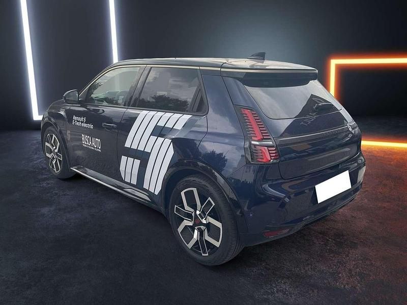 Usata Renault 5 E-Tech Iconic 77 kW (106 CV) 2024 Blu/azzurro Berlina