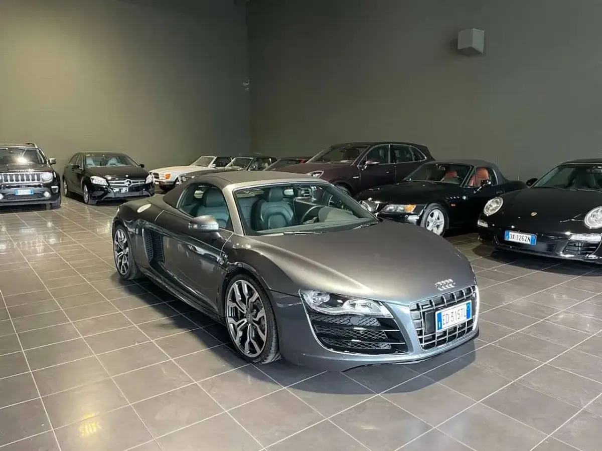 Usata Audi R8 Spyder Ambiente 525 CV (386 kW) 2010 Grigio Cabrio