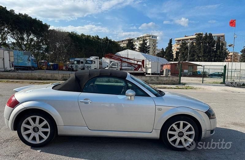 Usata Audi TT 180 CV (132 kW) 2002 Grigio Cabrio