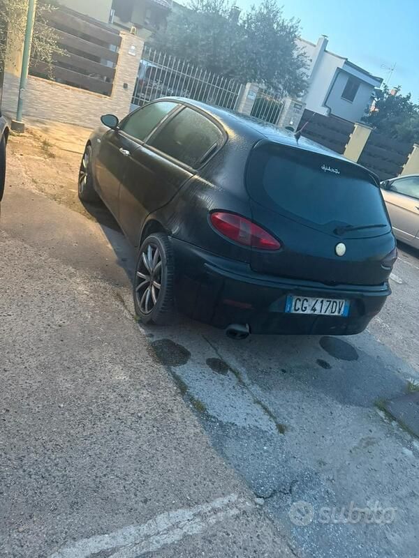 Usata 2001 Alfa Romeo 147 Due volumi | 850 € (Cara) - Immagine 1/4