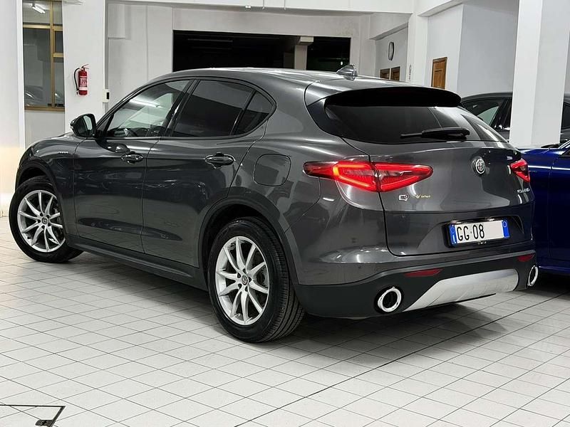 Usata Alfa Romeo Stelvio Executive 190 CV (139 kW) 2021 Grigio vesuvio SUV