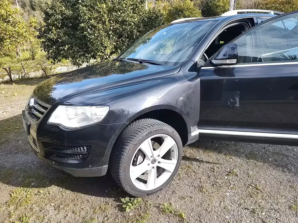 Usata VW Touareg 224 CV (164 kW) 2007 Nero SUV