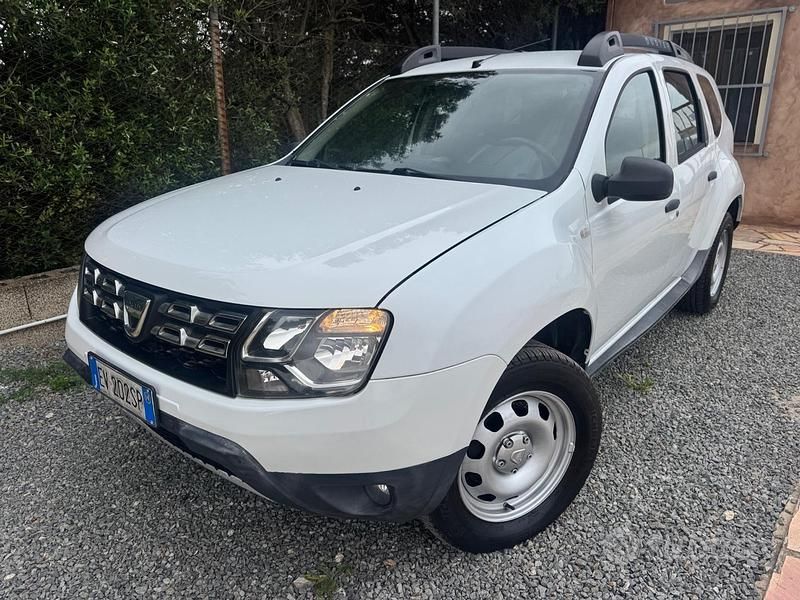 Usata Dacia Duster Lauréate 110 CV (80 kW) 2014 Bianco SUV