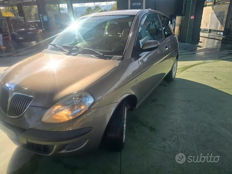Usata Lancia Ypsilon 60 CV (44 kW) 2006 Utilitaria