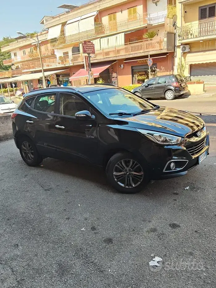 Usata Hyundai ix35 Xpossible 115 CV (84 kW) 2015 Nero SUV