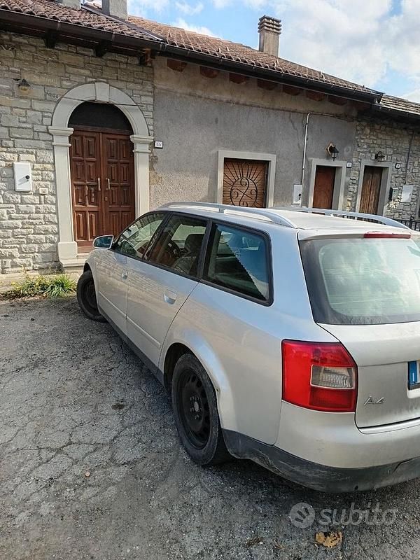 Usata Audi A4 130 CV (95 kW) 2003 Grigio Berlina
