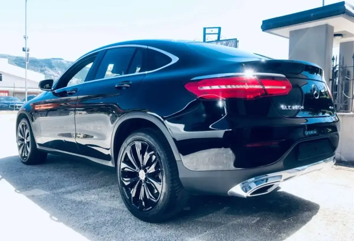 Usata Mercedes GLC220 170 CV (125 kW) 2019 Nero SUV