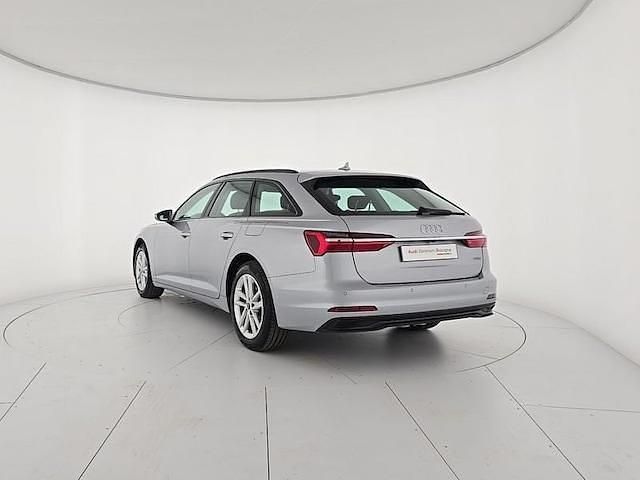 Usata Audi A6 Business 299 CV (219 kW) 2024 Argento floret metallizzato Station wagon