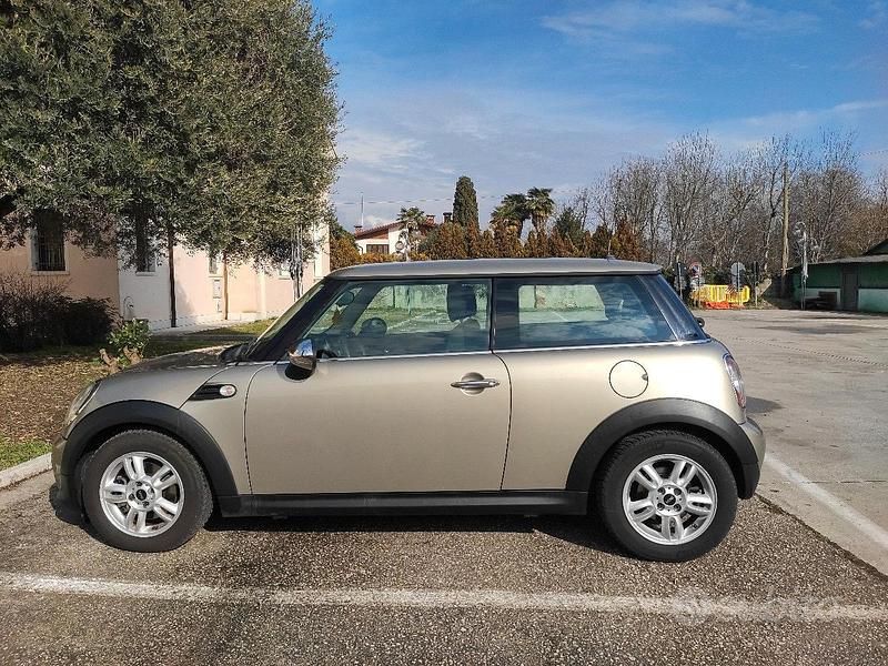 Usata Mini ONE 75 CV (55 kW) 2011 Utilitaria