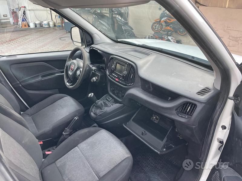 Usata Fiat Doblò 89 CV (65 kW) 2016 Bianco Monovolume