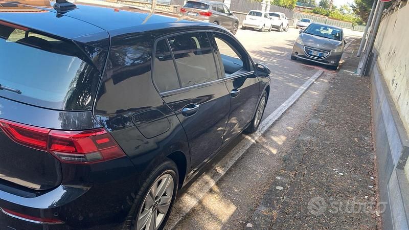 Usata VW Golf VIII Life 110 CV (80 kW) 2022 Nero Berlina