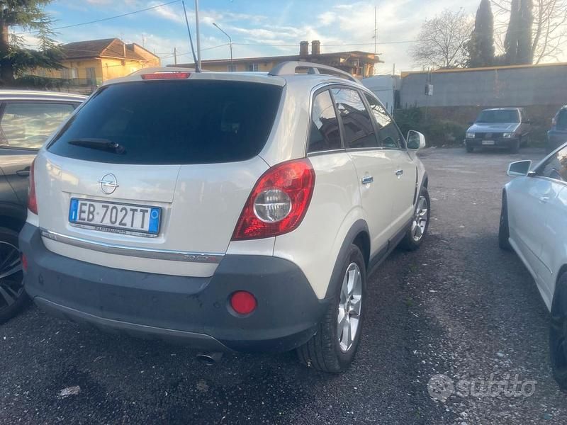 Usata Opel Antara Cosmo 150 CV (110 kW) 2010 Bianco SUV