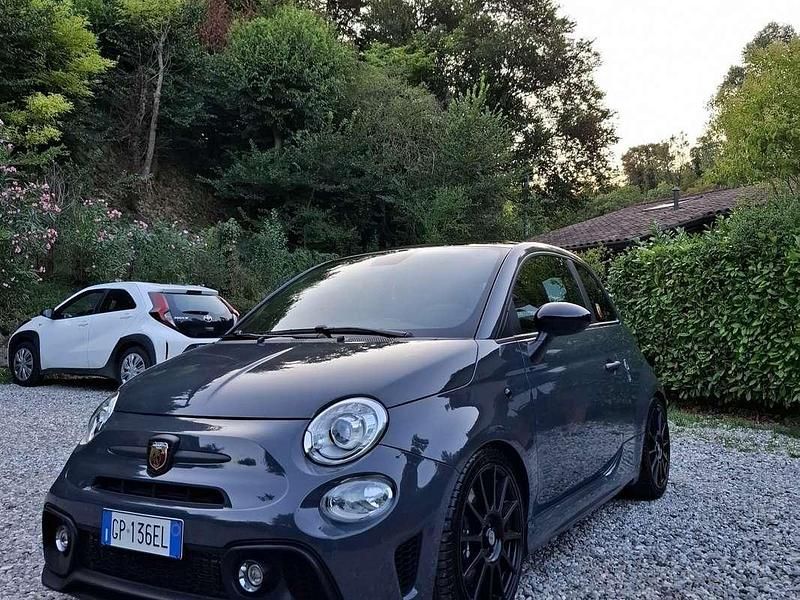 Grigio Usata 2019 Abarth 595 Competizione Due volumi | 20.000 € (Cara) - Immagine 1/4