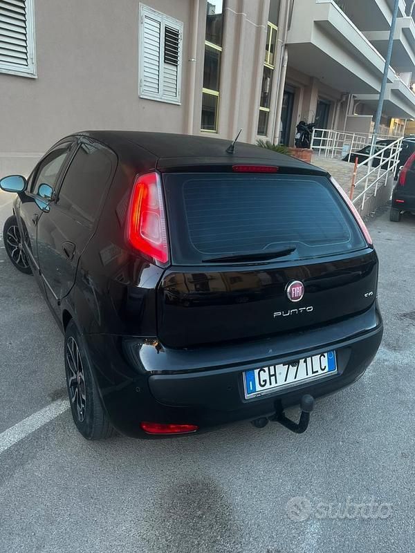 Usata Fiat Grande Punto 65 CV (47 kW) 2011 Nero Utilitaria