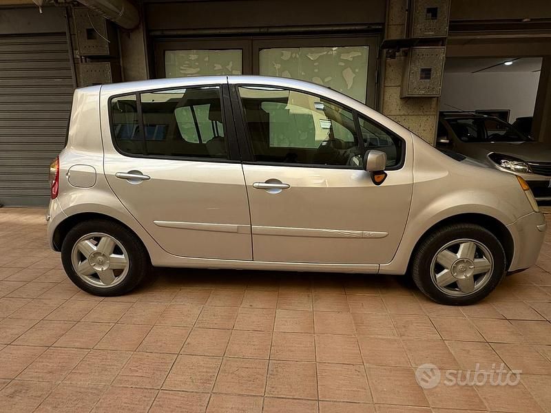 Usata Renault Modus 65 CV (47 kW) 2005 Grigio Monovolume