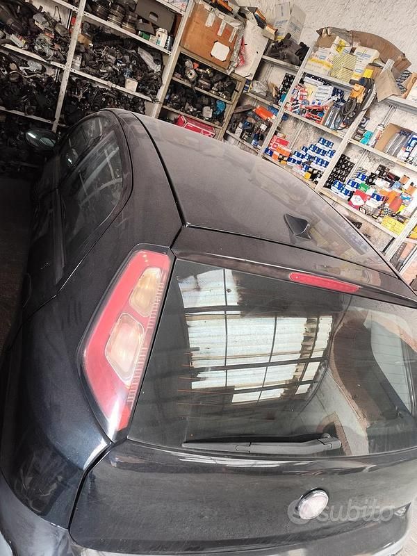 Occasion Fiat Grande Punto 77 ch (56 kW) 2010 Noir Citadine