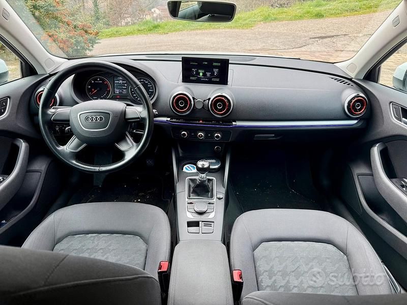 Usado Audi A3 110 CV (80 kW) 2016 Blanco Familiar