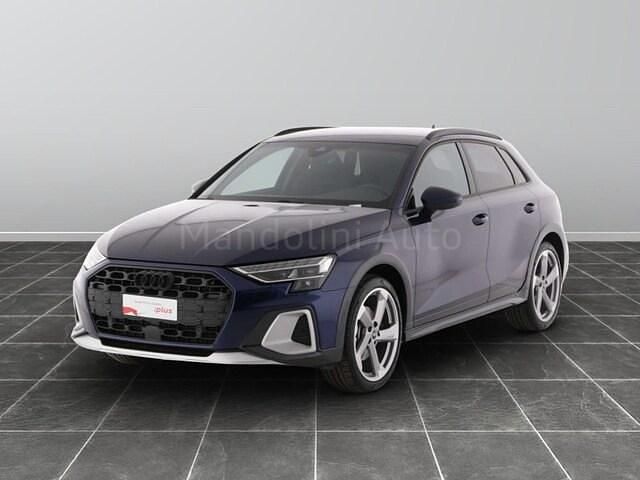 Nero Usata 2024 Audi A3 Business Tre volumi | 38.900 € (Molto cara) - Immagine 1/4