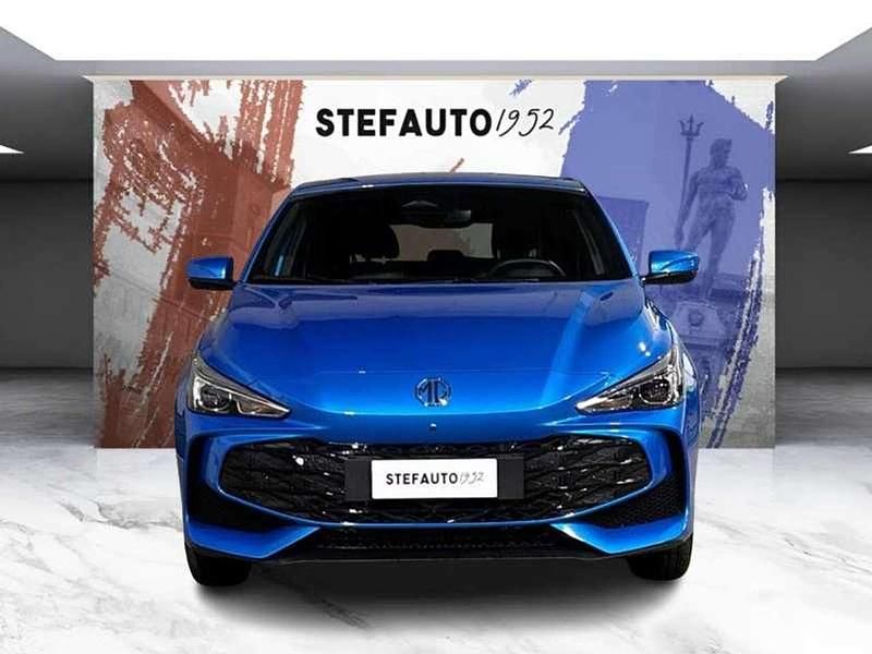 Usata MG MG3 Luxury 102 CV (75 kW) 2025 Blu elettrico Utilitaria