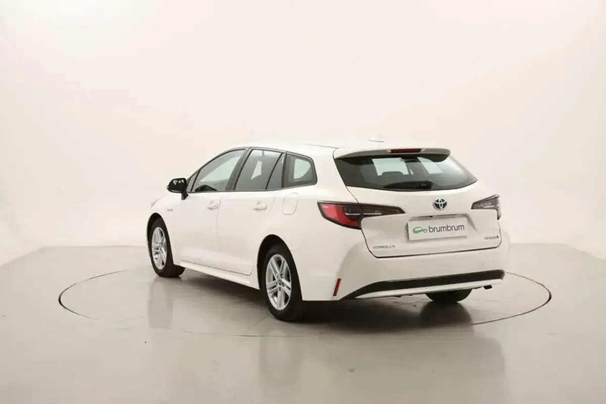 Usata Toyota Corolla Business Edition 122 CV (89 kW) 2019 Bianco Station wagon