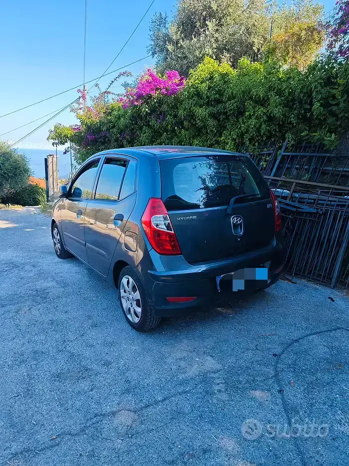 Begagnad Hyundai i10 69 HK (50 kW) 2012 Grå Halvkombi